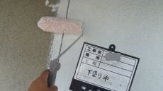 リシン壁下塗り中.JPG