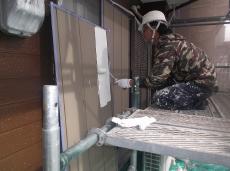 雨戸錆止め中01.jpg