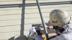 9.山田邸 (屋根面足場ジャッキ跡錆止め塗装施工中)12.JPG